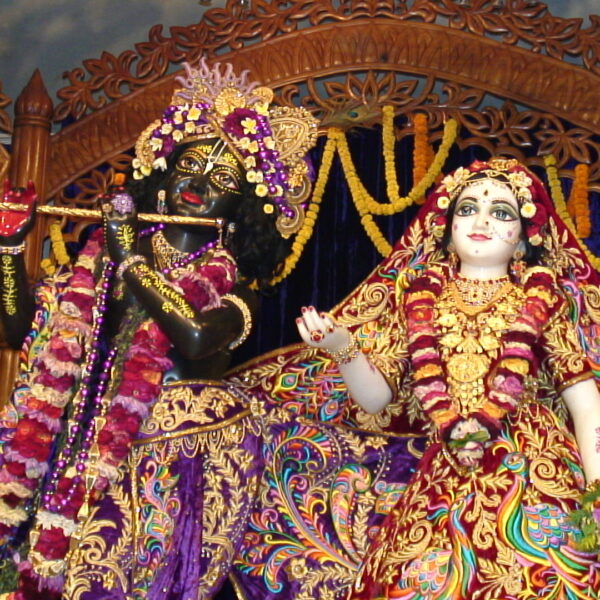 Radha_Krishna_ISKCON_Mayapur